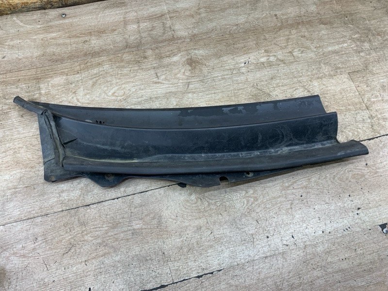 Водосток/жабо Ford Mondeo 2001 седан 4дв. CJBA Прав.