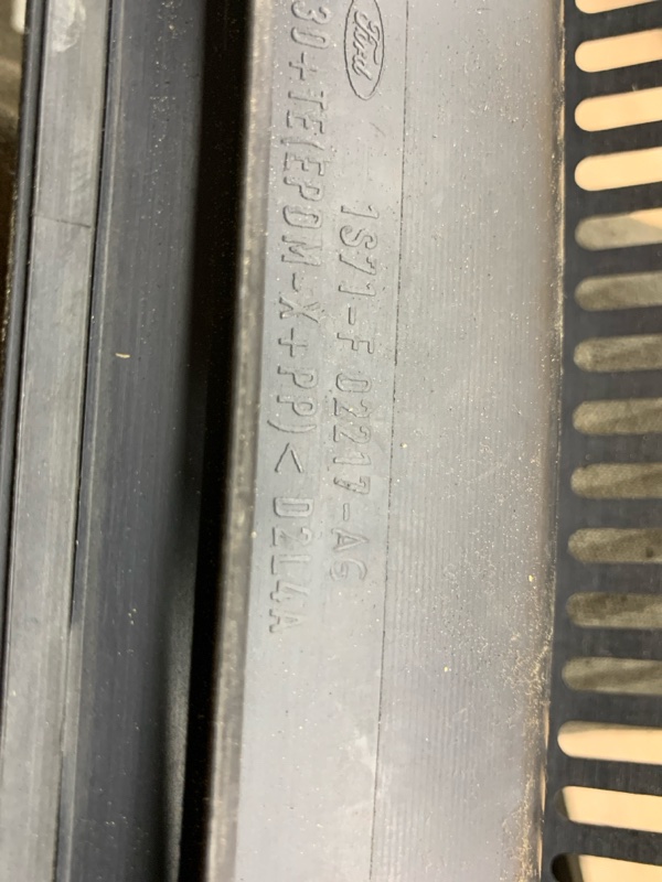 Водосток/жабо Ford Mondeo 2001 CJBA седан 4дв., Лев. - изображение 6