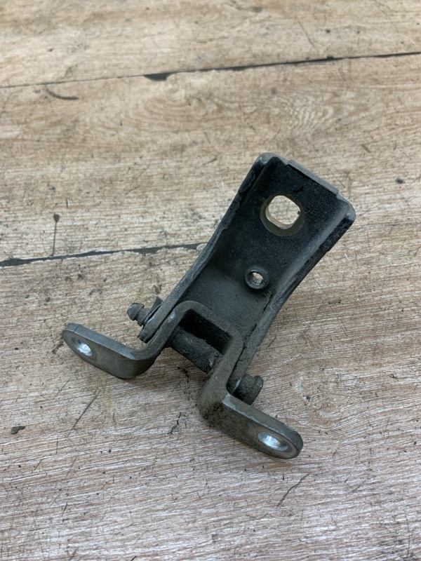 Петля двери Ford Mondeo 2001 CJBA седан 4дв., Перед., Прав.