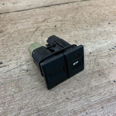 Кнопка открывания багажника Ford Mondeo 2001 седан 4дв. CJBA - изображение 6
