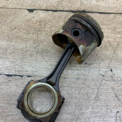 Поршень Renault Megane 2 K4J740