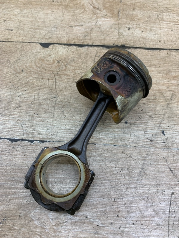 Поршень Renault Megane 2 K4J740