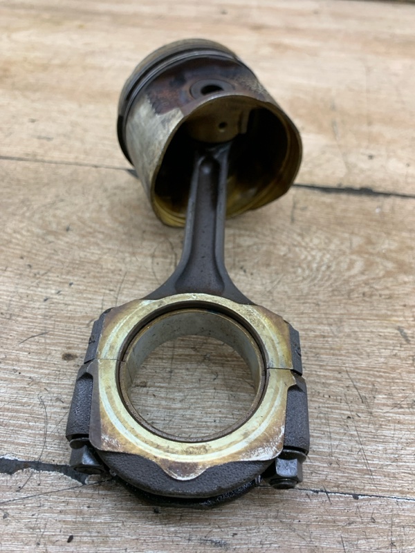 Поршень Renault Megane 2 K4J740
