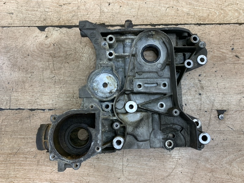 Передняя крышка двигателя Opel Astra H 2008 Z16XEP