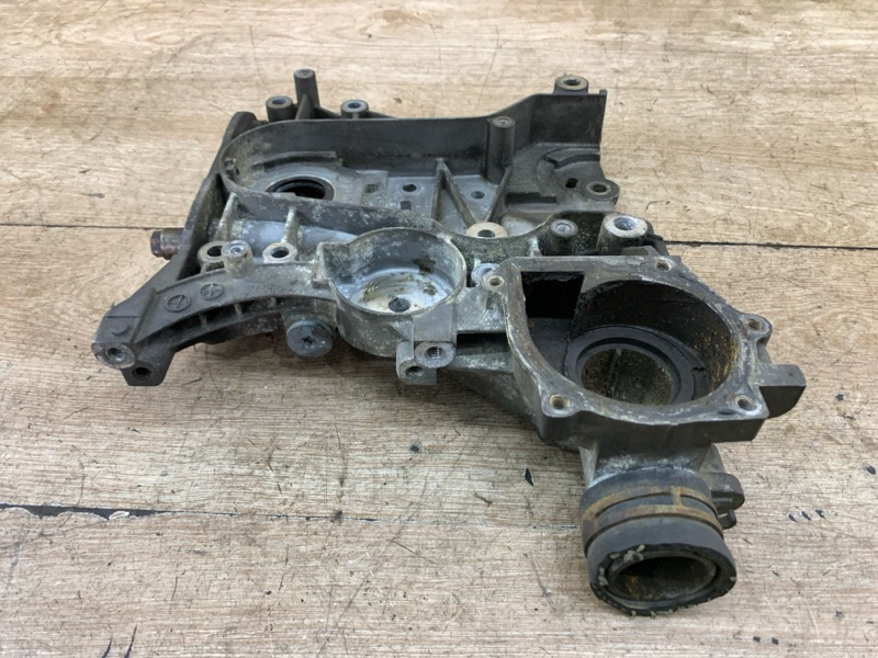 Передняя крышка двигателя Opel Astra H 2008 Z16XEP