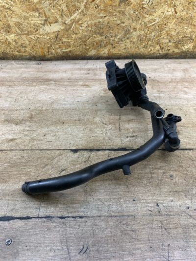 Помпа BMW 3 series E46 2001 M47D20(204D4)