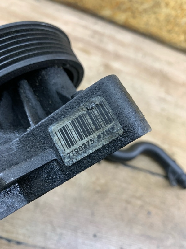 Помпа BMW 3 series E46 2001 M47D20(204D4)