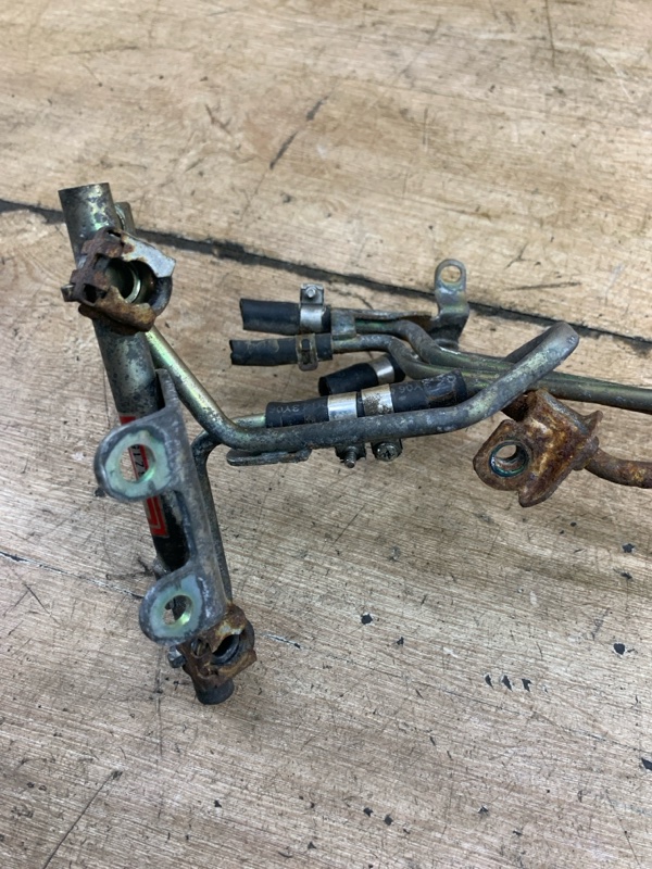 Топливная рампа Subaru Forester 2008 EJ201NVTAB - изображение 12