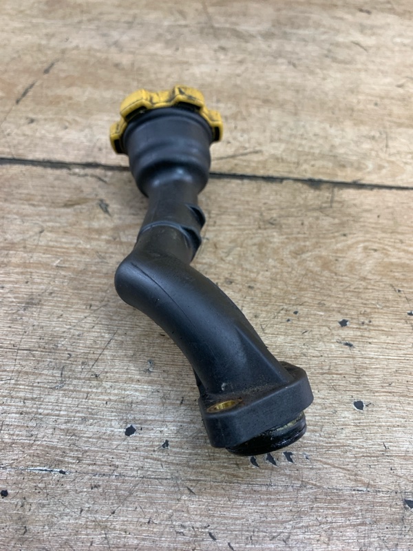 Маслозаливная горловина Subaru Forester 2008 EJ201NVTAB