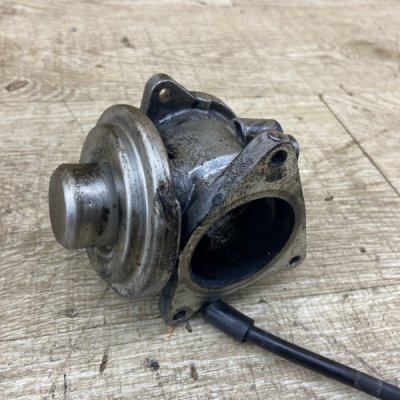 Клапан EGR (ЕГР) Volkswagen Golf 5 2005 хетчбэк 5дв. BXE - изображение 1
