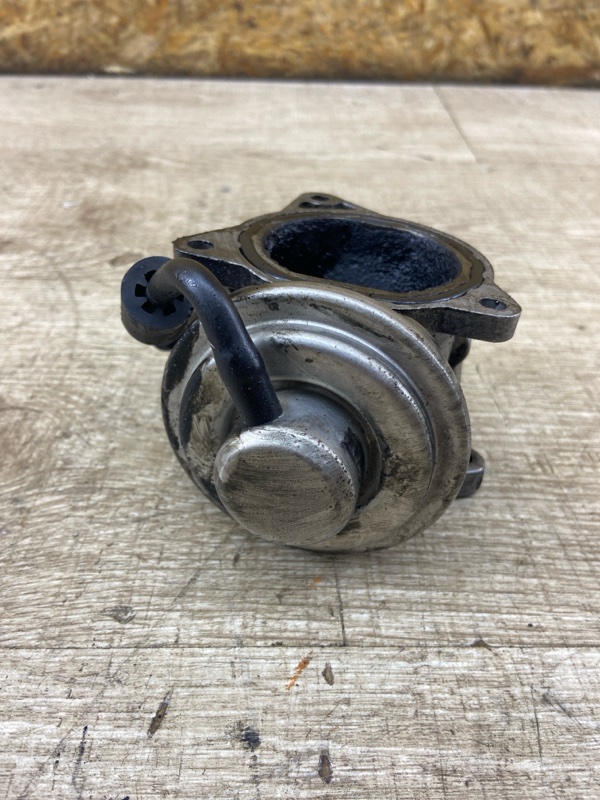 Клапан EGR (ЕГР) Volkswagen Golf 5 2005 хетчбэк 5дв. BXE
