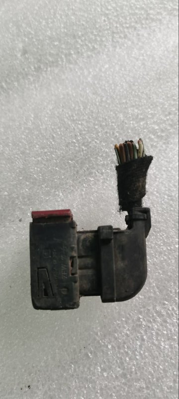 Фишка (штекер) фары Opel Astra H 2008 Z17DTL 1.7 хетчбэк 5дв.
