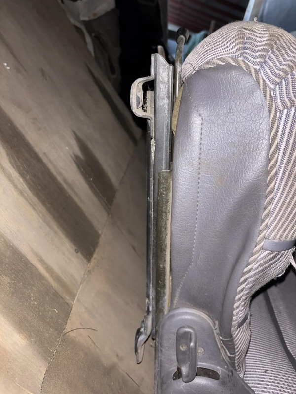 Сиденье водительское Nissan SERENA 1998 SR20DE минивен - изображение 10