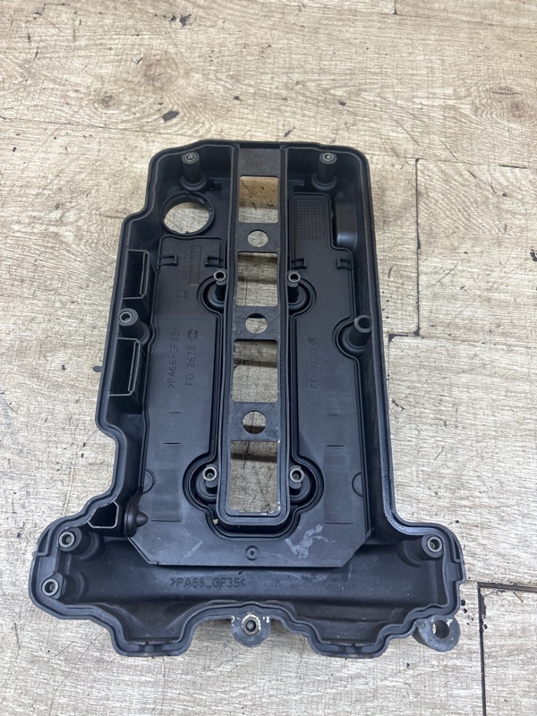 Крышка клапанов Opel Corsa D Z14XEP