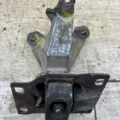 Кронштейн МКПП Ford Focus 1 2004 хетчбэк 5дв. FXDA - изображение 2