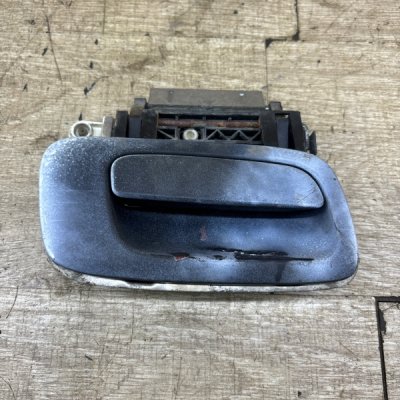 Ручка двери внешняя Opel Astra G 2001 универсал Z16XE 1.6 Перед. Прав. - изображение 1