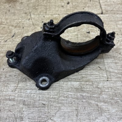 Кронштейн привода Ford Focus 1 2004 хетчбэк 5дв. FXDA Прав. - изображение 1