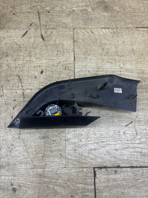 Уголок Ford Focus 2 2007 HWDA седан 4дв., Перед., Прав. - изображение 2