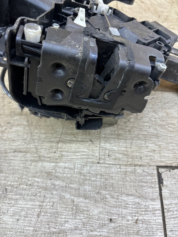 Замок двери Ford Focus 2 2007 HWDA седан 4дв., Задн., Лев. - изображение 3