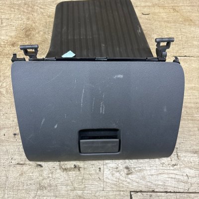 Бардачок Ford Focus 2 2007 седан 4дв. HWDA - изображение 1
