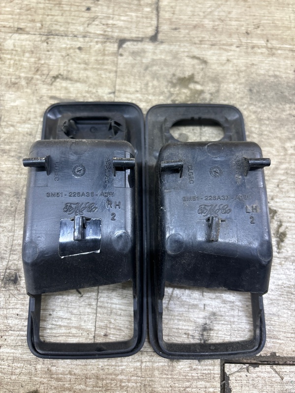 Накладка ручки внутренней Ford Focus 2 2007 седан 4дв. HWDA