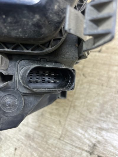 Фара Ford Focus 2 2007 HWDA седан 4дв., Перед., Лев.