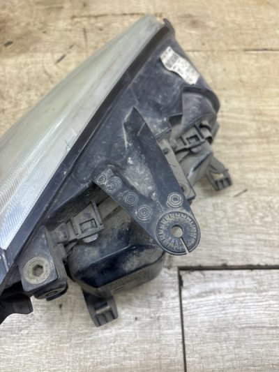 Фара Ford Focus 2 2007 HWDA седан 4дв., Перед., Лев.