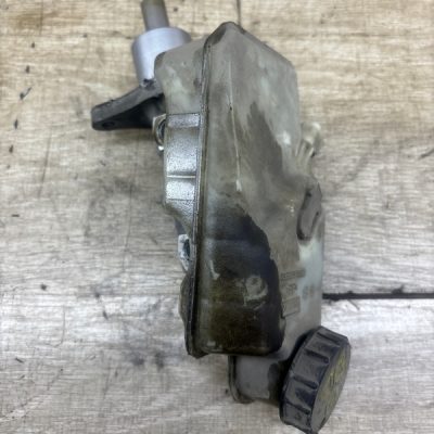 Главный тормозной цилиндр Ford Focus 2 2007 HWDA седан 4дв.