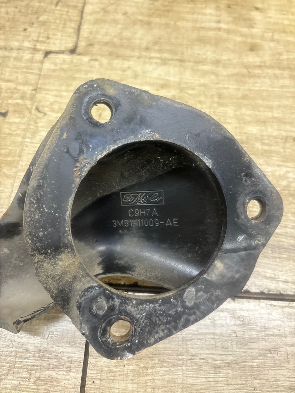 Распорка Ford Focus 2 2007 седан 4дв. HWDA