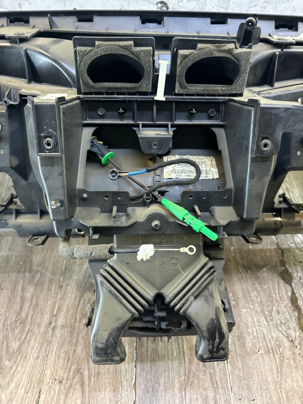 Торпедо Ford Focus 2 2007 седан 4дв. HWDA