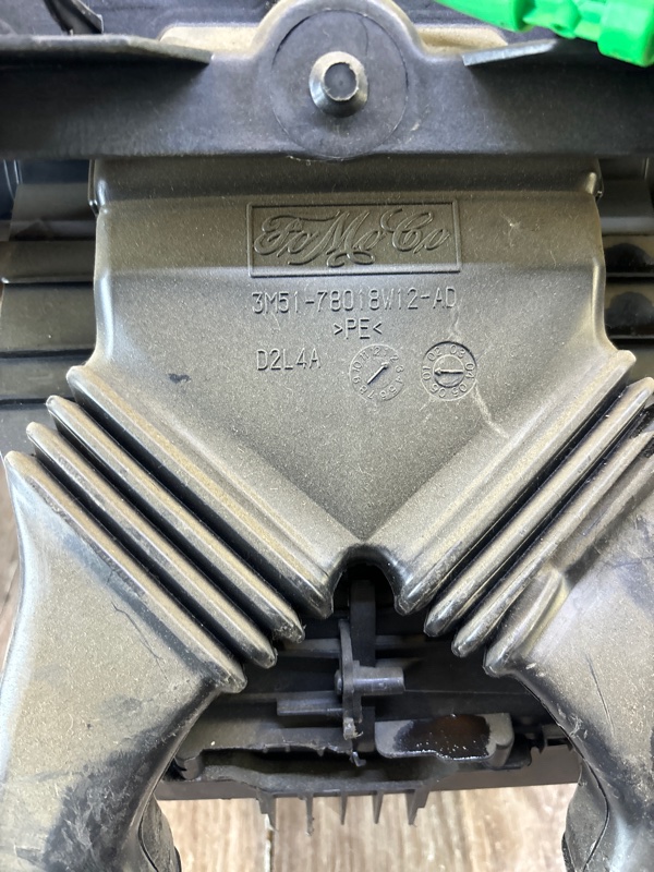 Торпедо Ford Focus 2 2007 седан 4дв. HWDA