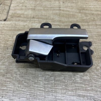 Ручка двери внутренняя Ford C-MAX 2005 минивен AODA Перед. Прав. - изображение 3