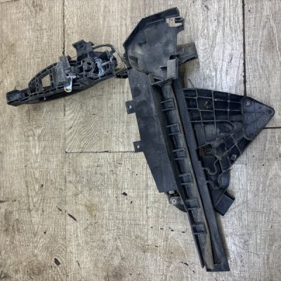 Ручка двери внешняя Ford C-MAX 2005 минивен AODA Перед. Прав. - изображение 9