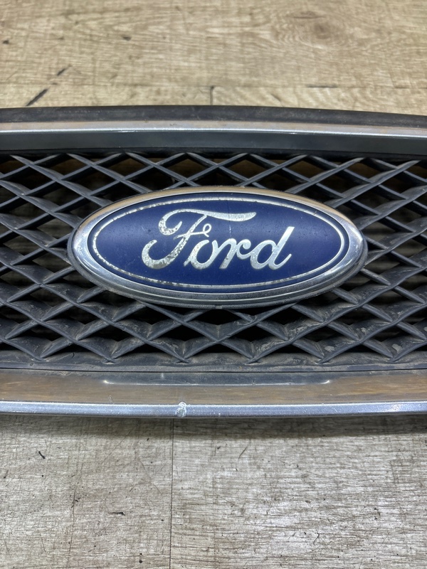 Решетка радиатора Ford C-MAX 2005 минивен AODA