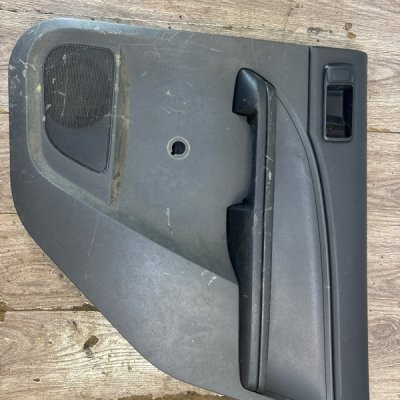 Обшивка двери Ford C-MAX 2005 минивен AODA Задн. Прав. - изображение 1