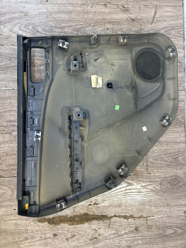 Обшивка двери Ford C-MAX 2005 минивен AODA Задн. Прав.