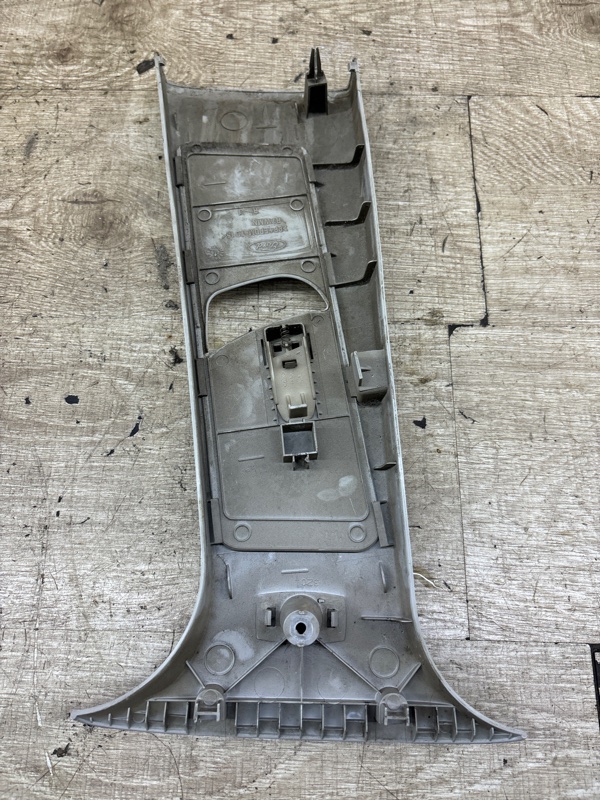 Обшивка стойки Ford C-MAX 2005 минивен AODA