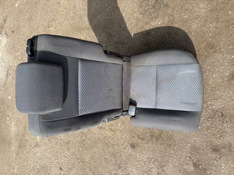 Сиденье пассажирское Ford C-MAX 2005 AODA минивен, Задн., Лев.