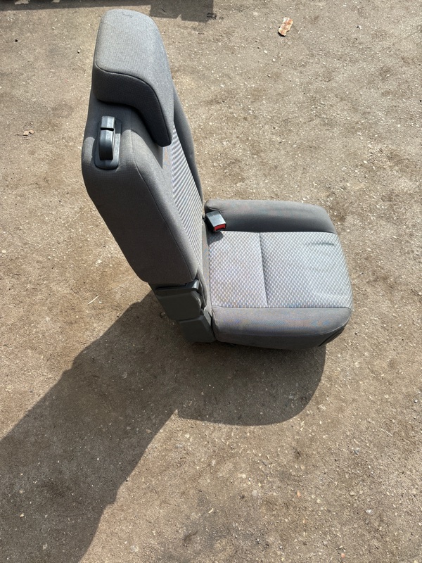 Сиденье пассажирское Ford C-MAX 2005 минивен AODA Задн. Прав.