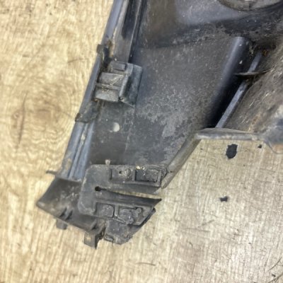 Водосток/жабо Mitsubishi Lancer 2005 седан 4дв. 4G13 Перед. Лев. - изображение 9