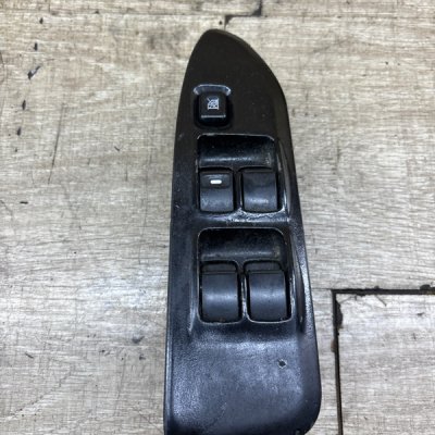Кнопка стеклоподъемника Mitsubishi Lancer 2005 седан 4дв. 4G13 - изображение 1