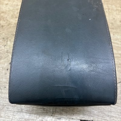Подлокотник Mitsubishi Lancer 2005 седан 4дв. 4G13 - изображение 4