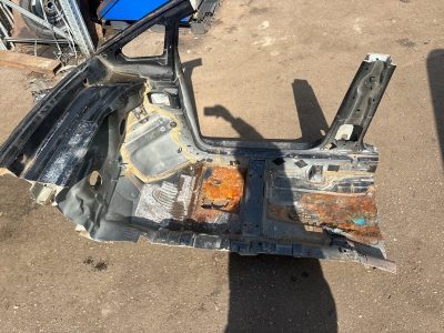 Четверть кузова Ford C-MAX 2005 AODA минивен, Перед., Прав.
