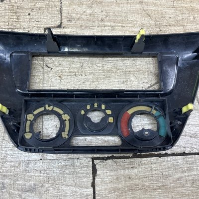 Накладка на торпедо/консоль Mitsubishi Lancer 2005 седан 4дв. 4G13 - изображение 6
