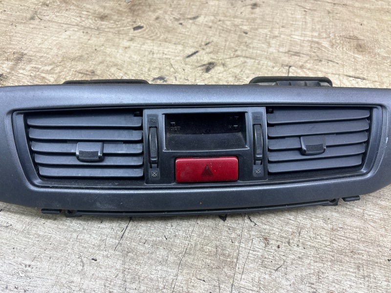 Накладка на торпедо/консоль Mitsubishi Lancer 2005 седан 4дв. 4G13