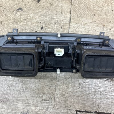 Накладка на торпедо/консоль Mitsubishi Lancer 2005 седан 4дв. 4G13 - изображение 6