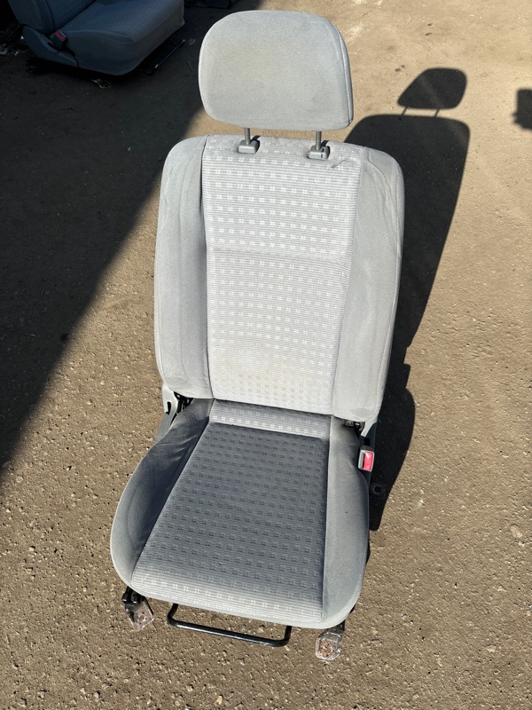 Сиденье пассажирское Mitsubishi Lancer 2005 4G13 седан 4дв., Перед., Прав.