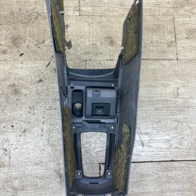 Центральная консоль Mitsubishi Lancer 2005 седан 4дв. 4G13 - изображение 3