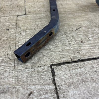 Петля крышки багажника Mitsubishi Lancer 2005 седан 4дв. 4G13 - изображение 6