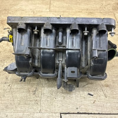 Коллектор впускной Opel Corsa D 2010 A12XER